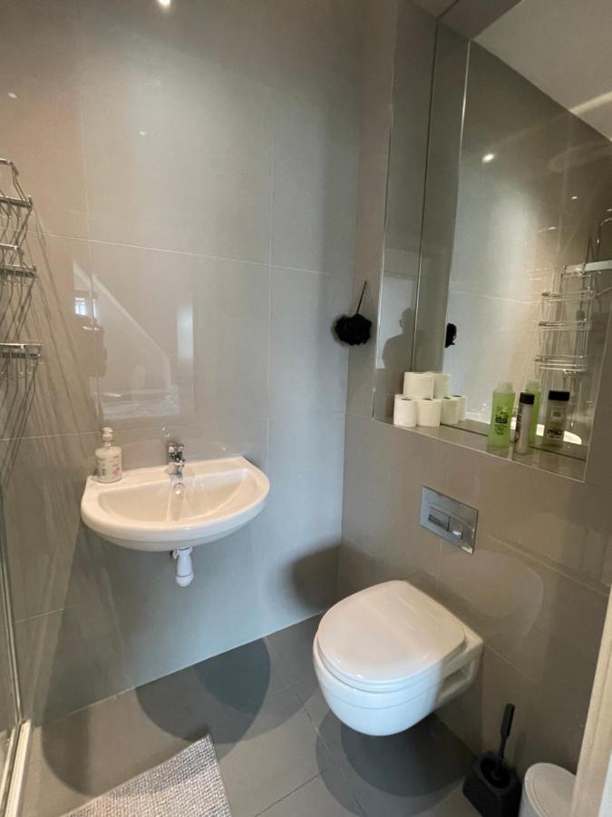 2 Bedroom 2 Bathroom Apartment 8 Including Free Parking Bromley Exteriér fotografie
